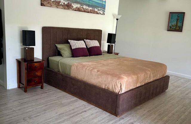Whole Groud Floor of A double story house 3 bedrooms 1 bathroom