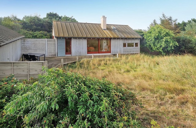 Cozy home in Bindslev with house sea view