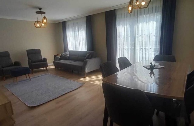 Amazing 6-bedroom apartment with AC in Istanbul