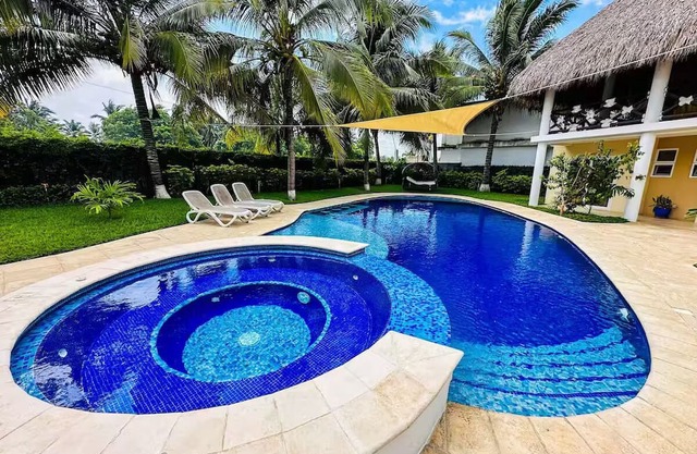 Villa Encanto, Monterrico