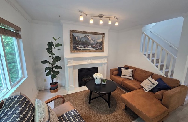 Charming Whole House in Willoughby