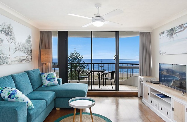Porta Pacifique 25 - Renovated Bilinga Beachfront - Min. 3 Night Stays