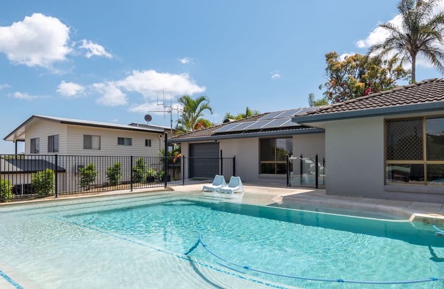 Dream Pool - Rainbow Beach