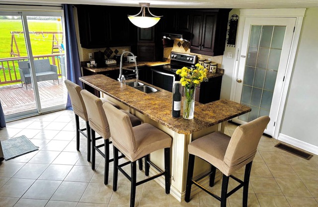 Beach Lovers Dreams : Close to sand and amenities