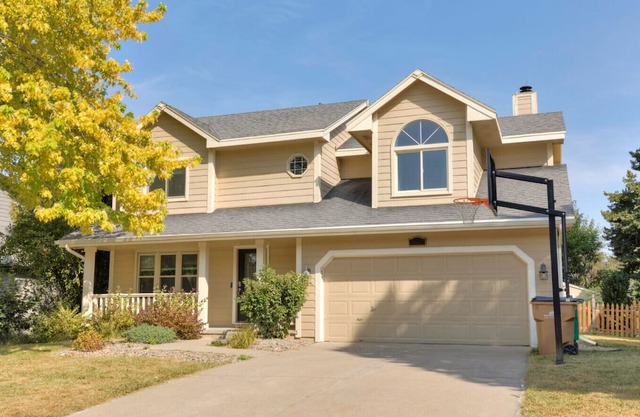 Modern Comfort in Des Moines` West Side 4BR/2.5BR