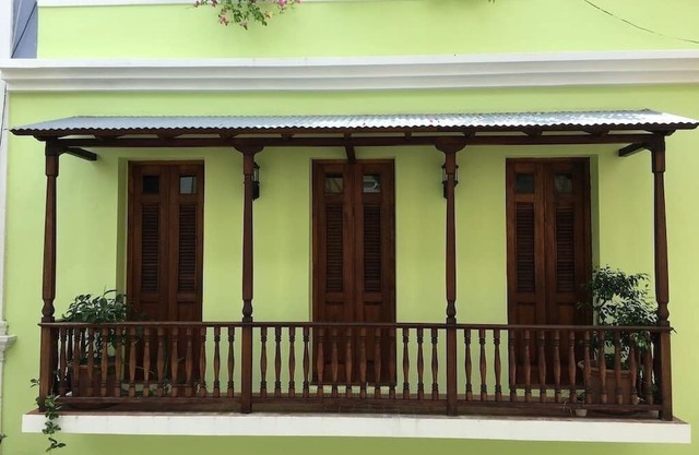 CASA SOL & LUNA - 5 Room Spanish Mansion with Rooftop - Sleeps up to 10 Guests