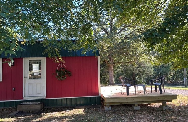 Cozy hobby farm cabin under the stars!