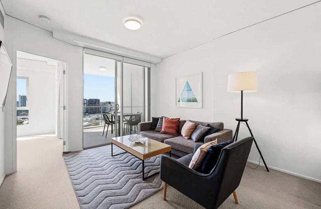 Belise - 16th floor Executive Apt for 2 plus parking