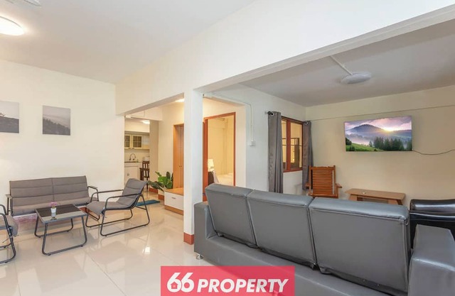 4-bedroom house in amazing Chang Wat Chiang Mai with AC