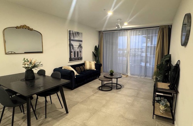 Luxury Apartments Hope IslandnAlvin Loft