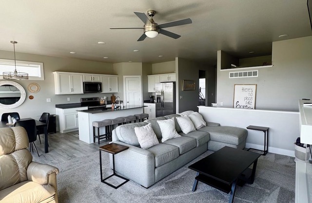 Charming 4-bedroom house in Ankeny with AC