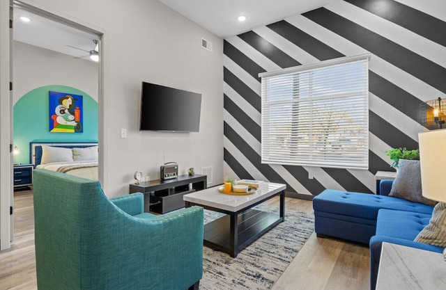 1BR - 8Min to Honky-Tonks, Sleeps 4!