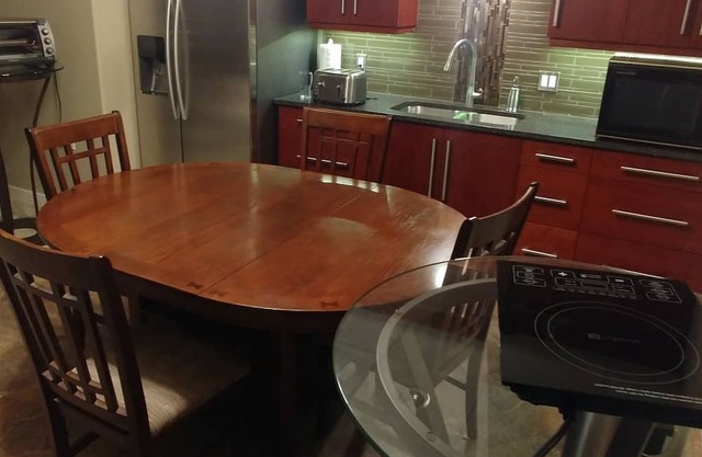 Quiet place for the working man to rest. Starlink wifi, private rooms.