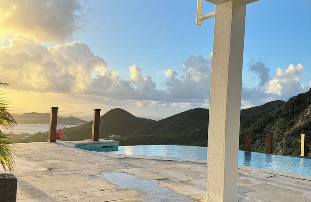 Stunning 3+ BDRM Villa with Infinity Pool & Breathtaking Views
