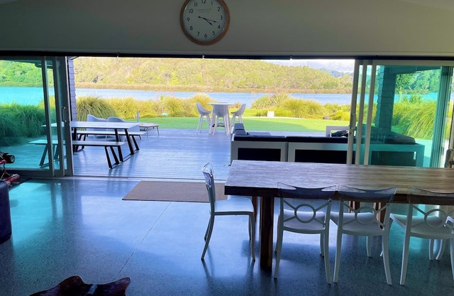 Cooks Beach - Waterfront Paradise. nBeautiful beach home at stunning Cooks Beach