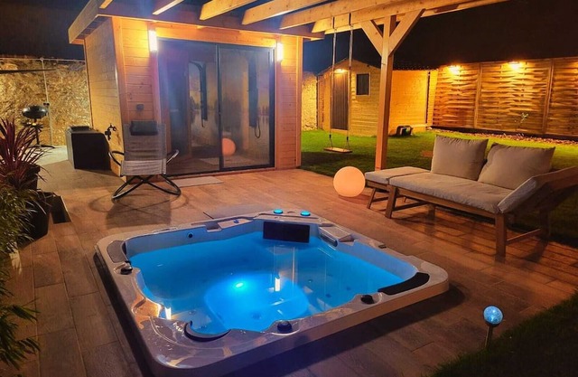 La Villa Aliénor - Spa and Cineroom