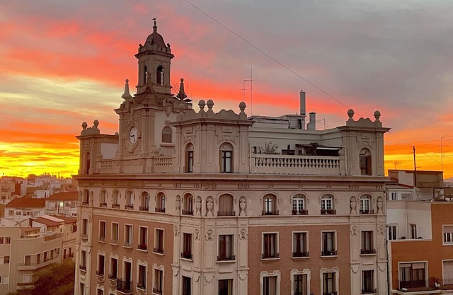 LONG STAYS ONLY. City Center Flat Arrancapins