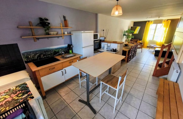 Gîte CÔTE 204, ideal for your stay with catering available at La Cave 204