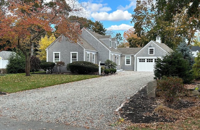 Cozy Cape Cottage in East Greenwich, RI