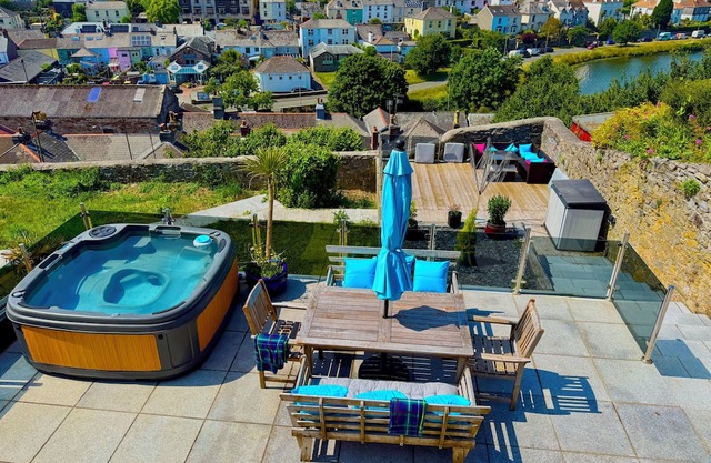 Quirky cottage. Sleeps 8. Dog friendly. Lake views. Close to the coast.