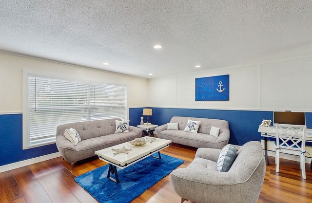 Family home boasting movie room, air hockey, fire pit, and wifi