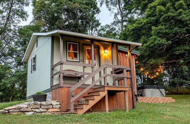 Peaceful Tiny House in the Mountains near Seneca Rocks, West Virginia