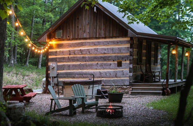 Rustic Wooden Cabin with Hot-tub in Riverton, West Virginia