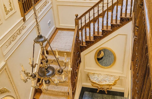 Elegant 7+ bed, mansion, kosher, Shabbos-friendly