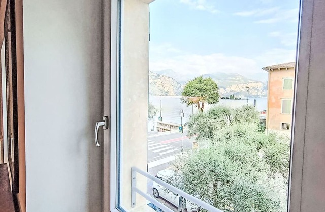 Nice apartment for 14 people with A/C, WIFI, TV and balcony