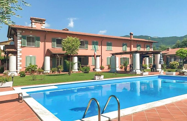 2 bedroom beautiful apartment in Querceta