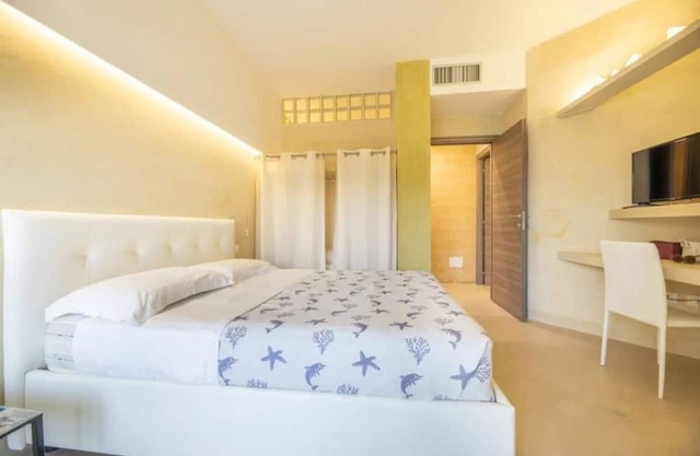 Apartment 'Biancomare Otranto - 5' with Sea View, Wi-Fi and Air Conditioning