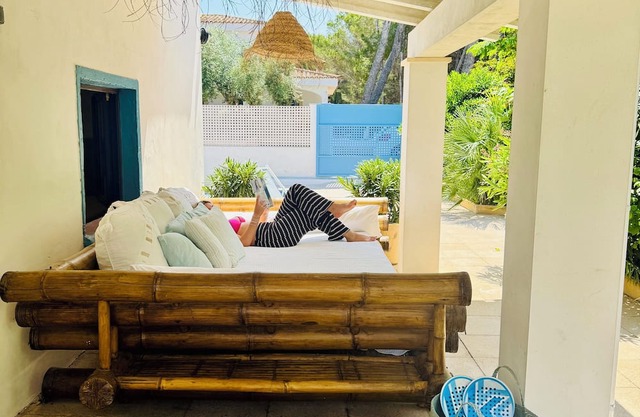 Luxury beach house with pool 3 bedrooms 3 bathrooms, Barbeceau,2min walk to sea