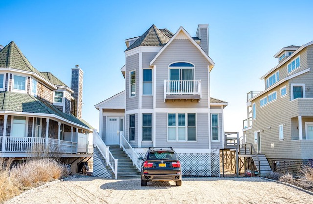 Dune Rd Oceanfront 4BR West Hampton Dunes