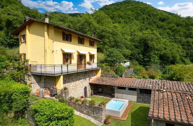 Country House/Farm House in Borgo San Lorenzo with 3 bedrooms sleeps 8