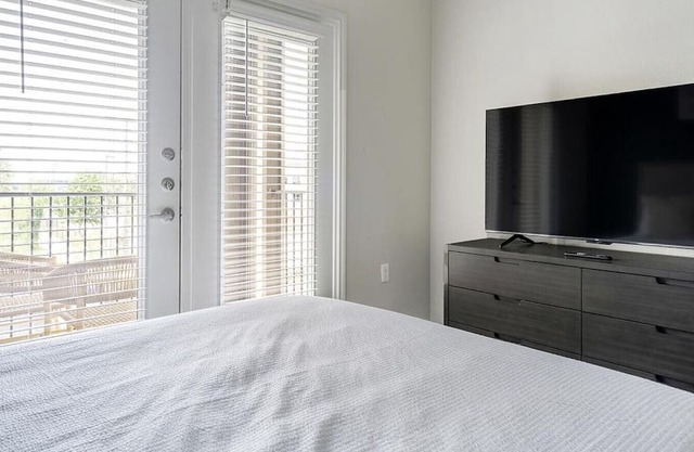 Landing at Villa de Oro - 2 Bedrooms in South San/Kelly
