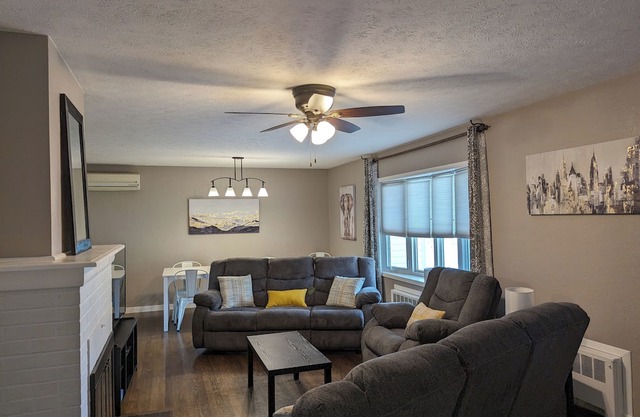 3-bedroom house in charming Riverdale with WiFi, AC. Book now