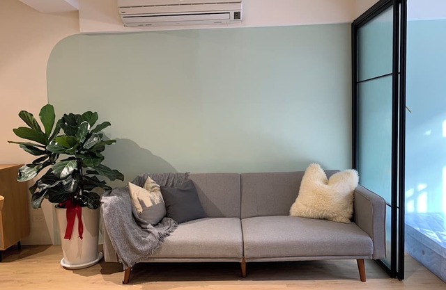 Chic Studio apartment with WiFi, AC near Jianguo Weekend Flower Market