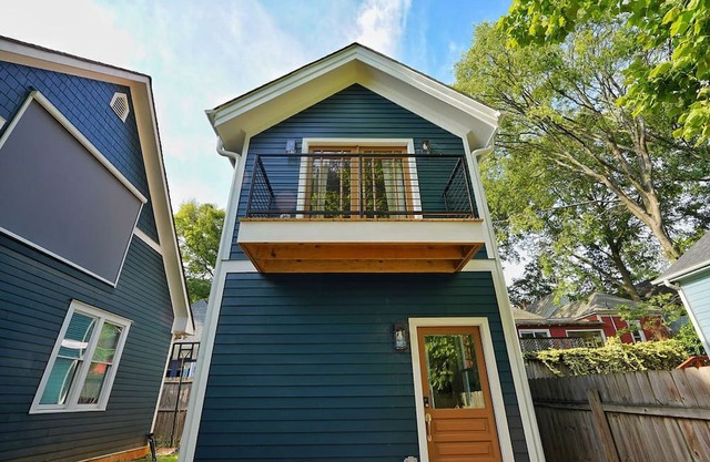 Tiny Home by the Beltline and The Eastern. Great, walkable location