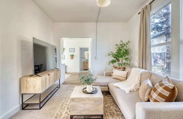 Cozy Haven by the Hill - Downtown & OHSU!