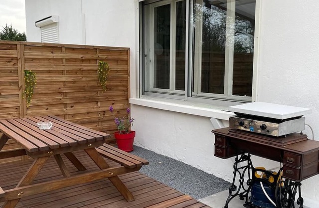 Ideally located apartment By car 15 mins from the beach 30 mins from Spain