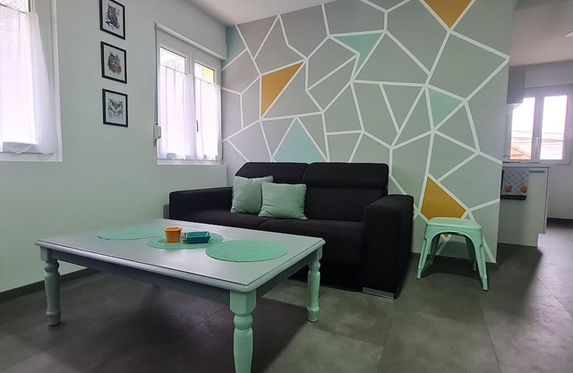 Renovated cottage by the forest with private balcony - Mont-Saint-Martin