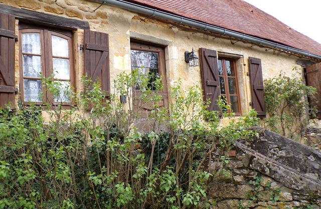 Rural cottage in Gourdon with free Wi-Fi and parking
