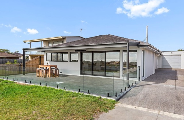Portarlington Beach Retreat, A modern home across from the water