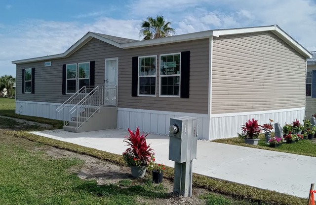 Moore Haven Boaters Paradise New 3Bed 2Bath on the Caloosahatchee River