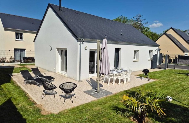 New house ideally located near the landing beaches