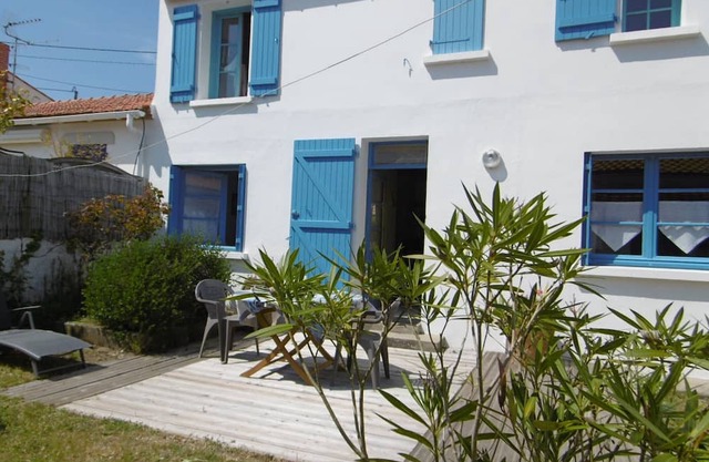 House near Noirmoutier beach for 6 with garden
