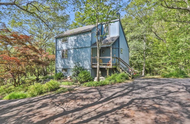 3-bedroom house bordering Mohonk preserve in New Paltz with WiFi, AC