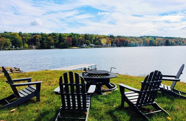 Lakefront Charming Cottage Retreat, Bethlehem CT