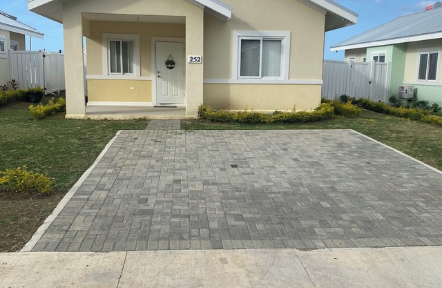Charming 2-bedroom house with WiFi, fitness room in Lucea