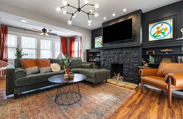 ★HostWise Stays★ Private Hot Tub | Family Friendly | Private Parking | Steps to Shiloh St